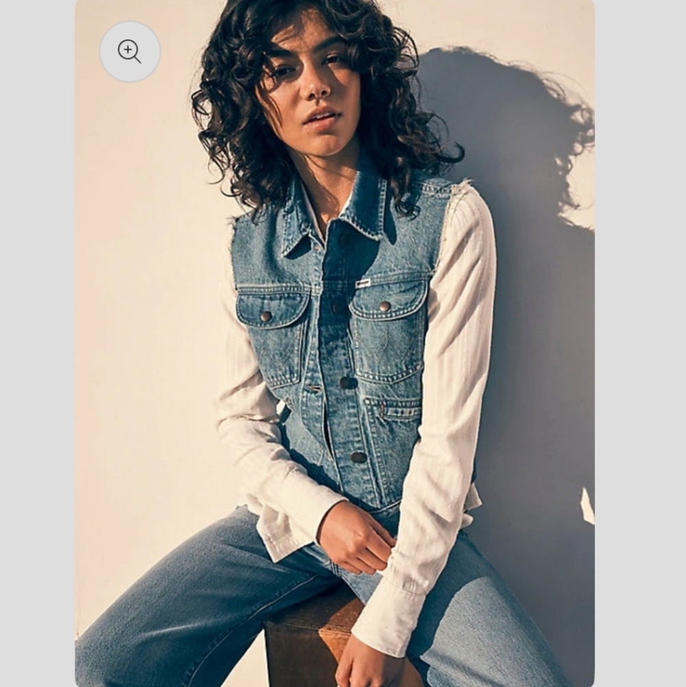 Wrangler X Free People Shrunken Denim Vest Sleeveless Raw Hem Leaving Town Sz M